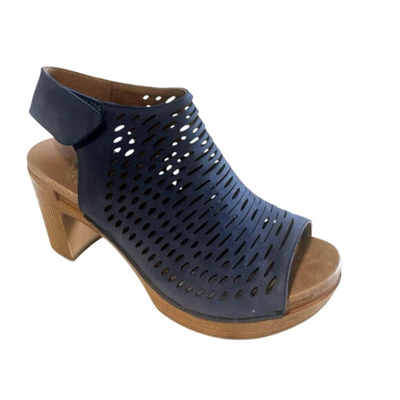 Dansko Danae Milled Nubuck Blue Perforated Leather Block Heel Sandal EU 38 - Picture 1 of 14